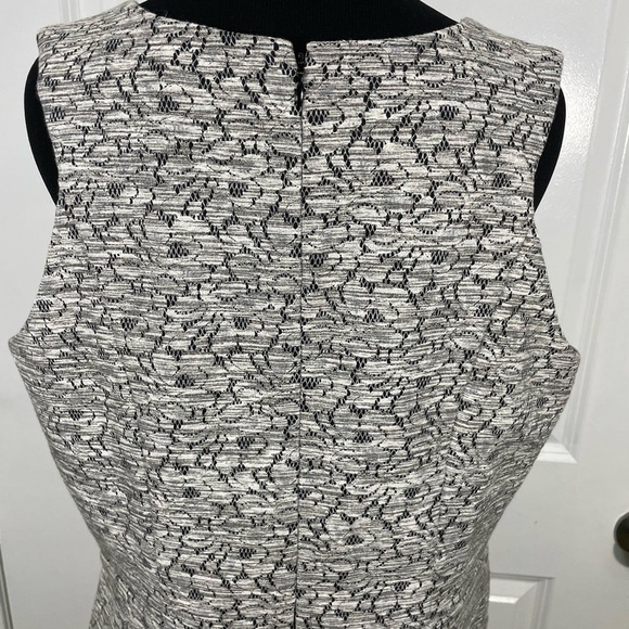Whitehouse Blackmarket Elegant Gray Patterned Sleeveless Dress Size 14 CB-60 - Picture 7 of 9